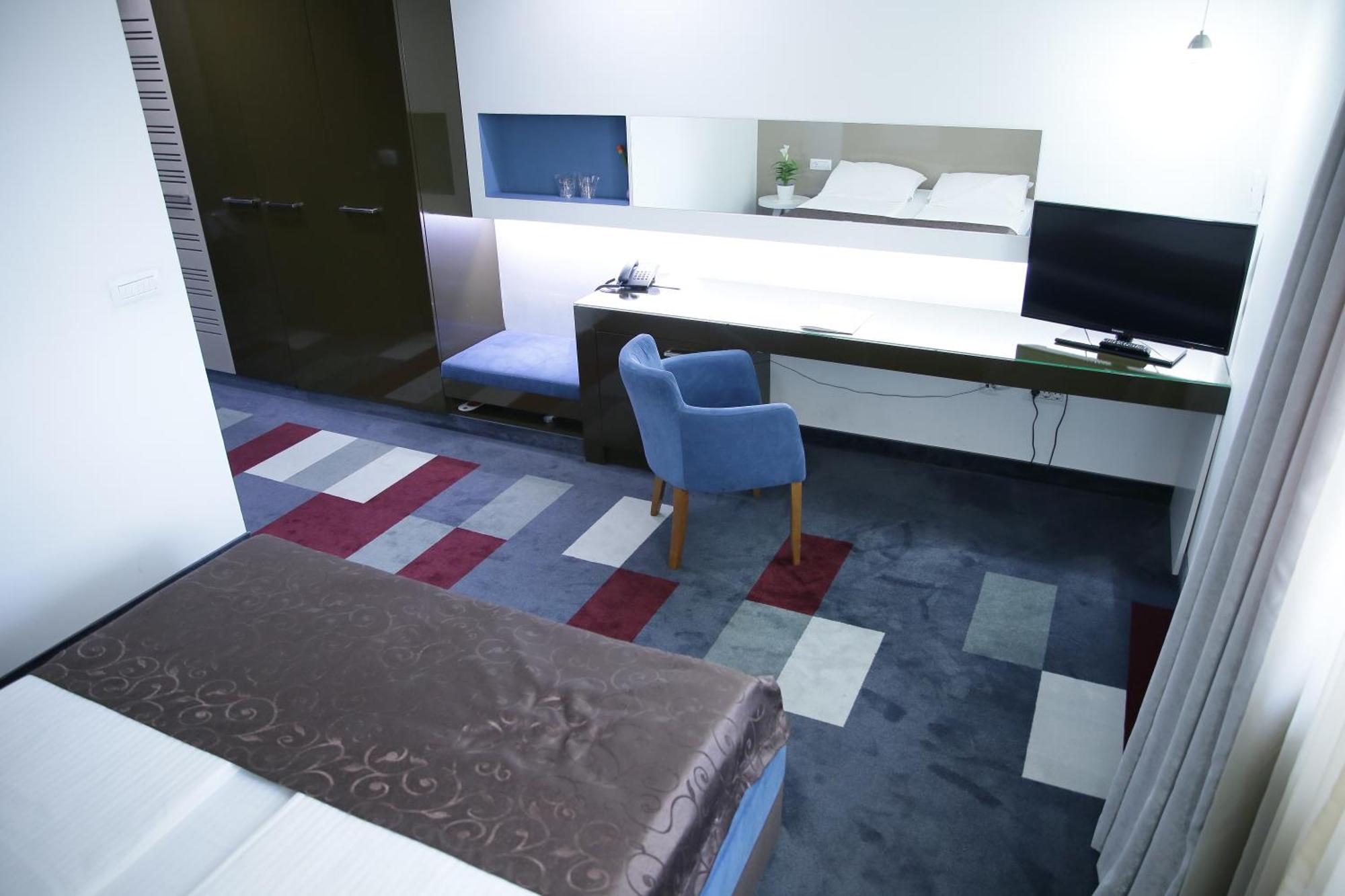 Hotel Boutique Bristol Сараево Экстерьер фото