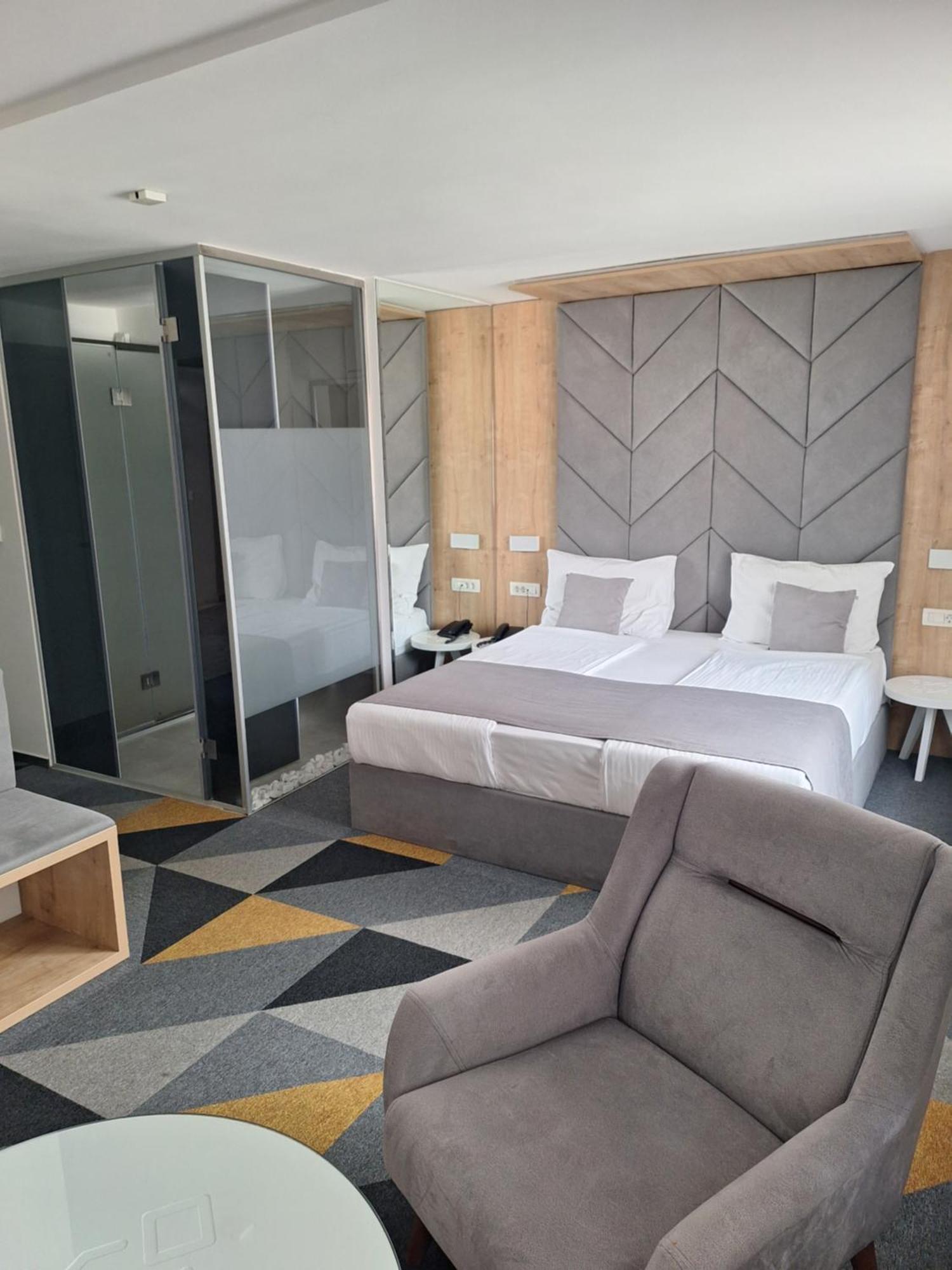 Hotel Boutique Bristol Сараево Экстерьер фото