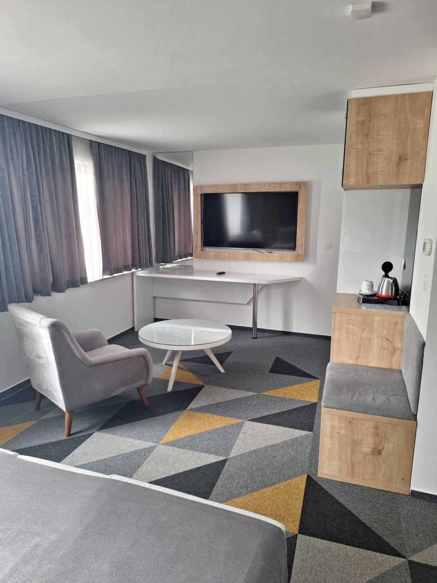 Hotel Boutique Bristol Сараево Экстерьер фото