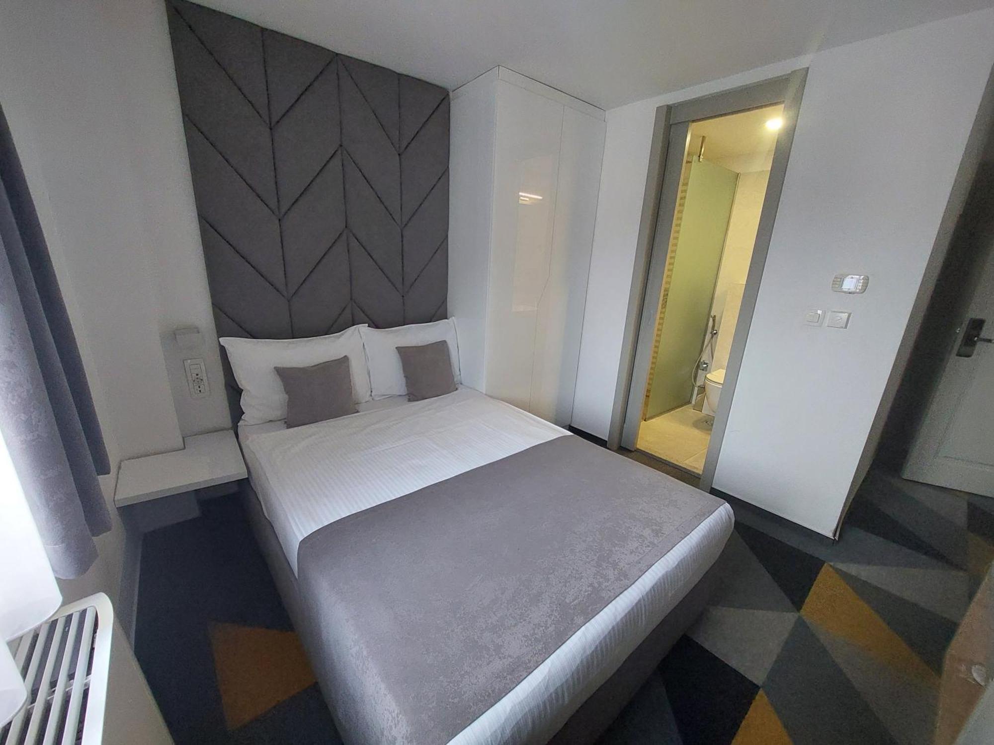 Hotel Boutique Bristol Сараево Экстерьер фото